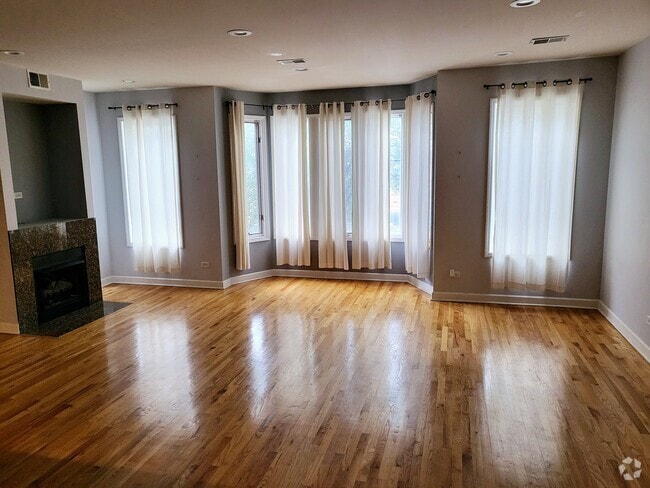 Building Photo - 813 S Western Ave Unit Condo in Tri-Taylor