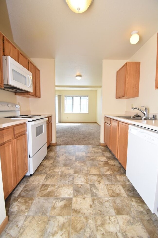 Photo - Townhouse style 2bed 1.5bath with attached garage Unidad B
