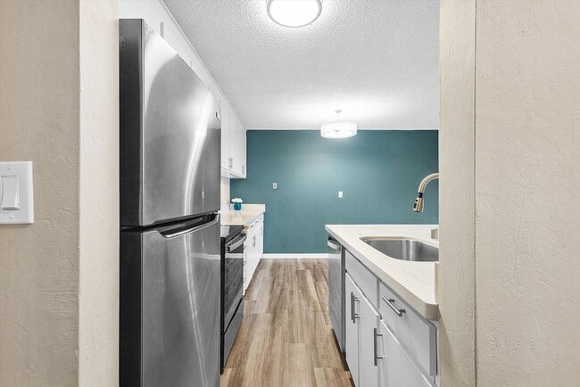 Photo - 960 Shorepoint Ct Unit 205