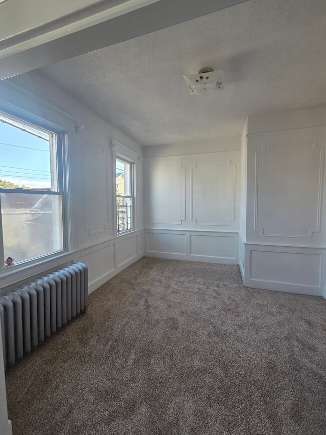 Building Photo - 209 Saint Marys Ave Unit 2nd Flr