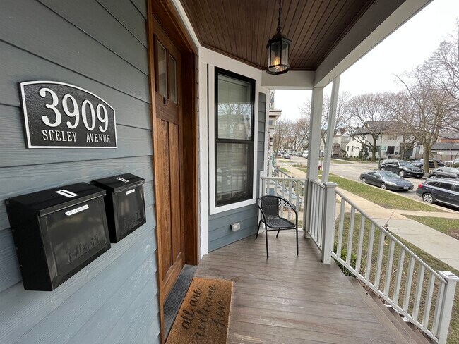Photo - 3909 N Seeley Ave