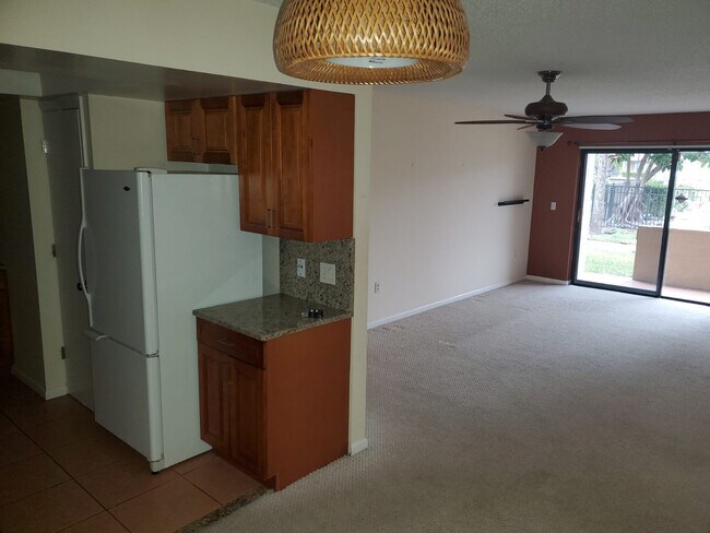 Photo - 5333 Vineland Rd