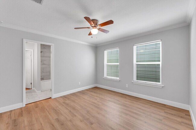 Photo - 1829 Bering Dr Unidad 2