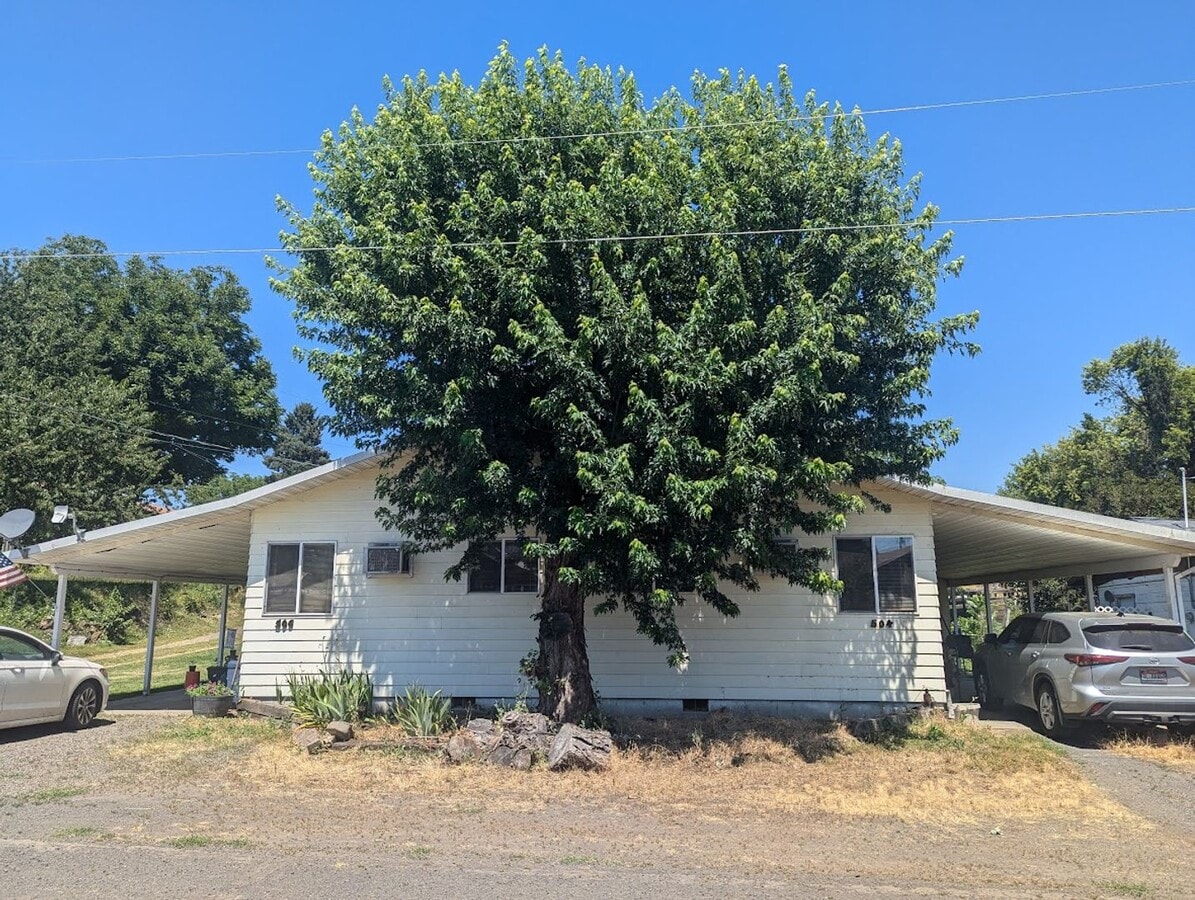 Brown Kamiah A/B (BKA/BKB) - Brown Kamiah A/B (BKA/BKB) Apartment Unit Brown Kamiah A BKA