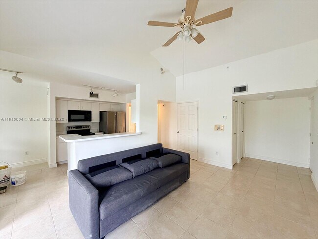 Photo - 2600 S University Dr Unidad 318