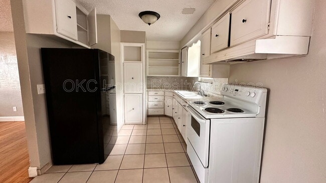 Photo - 6808 NW 59th St