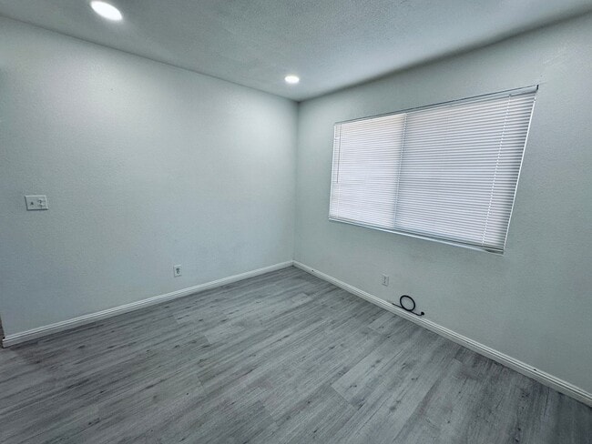 Photo - 4225 Stewart Ave Unit 4225 Stewart Ave #4