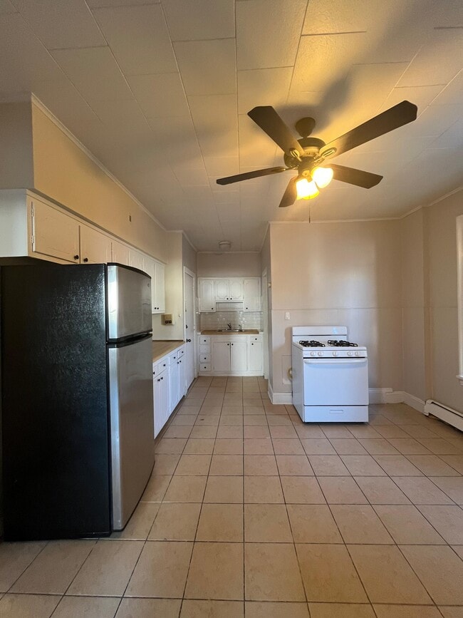 Photo - 67 W 53rd St