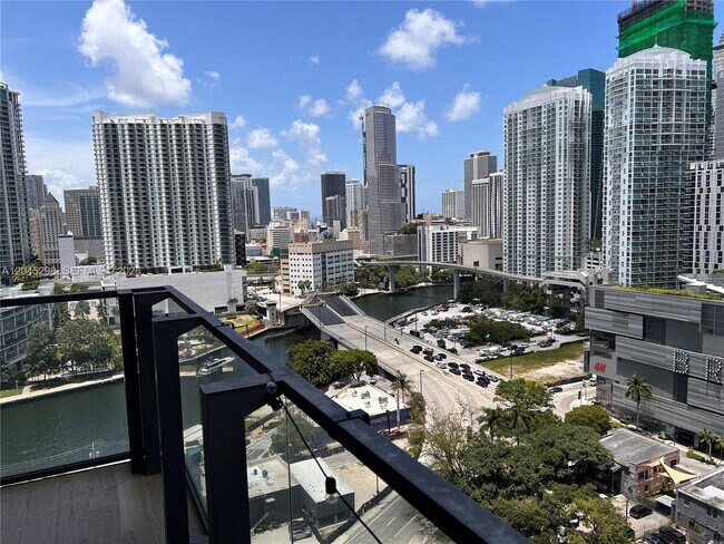 Photo - 88 SW 7th St Unidad 1511