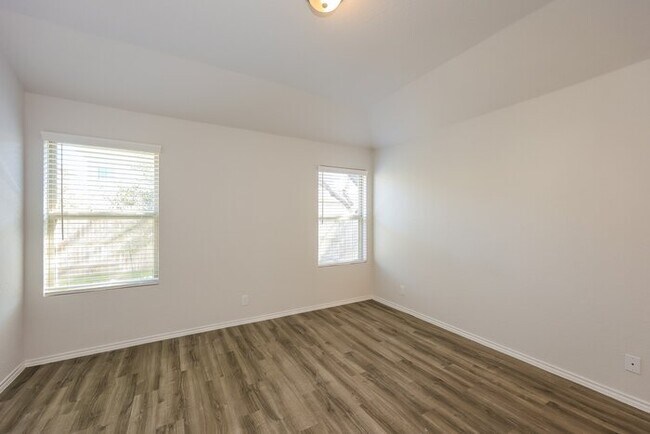 Photo - 10432 Green Branch