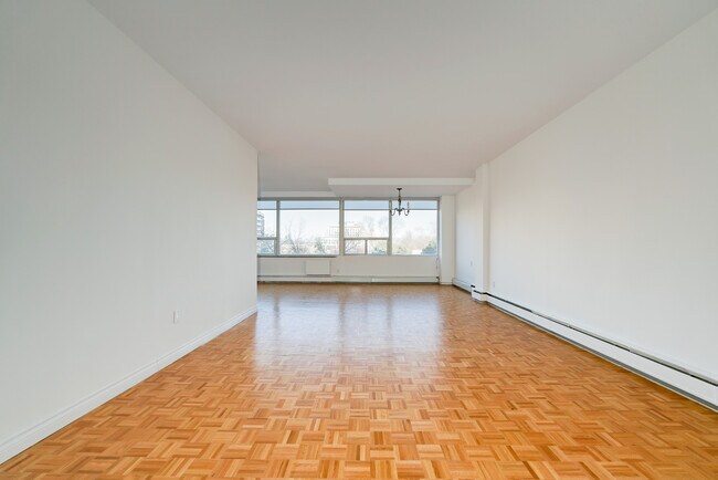 Photo - SUPER-SIZED superior suites in Forest Hill... Unit 2 Bedroom