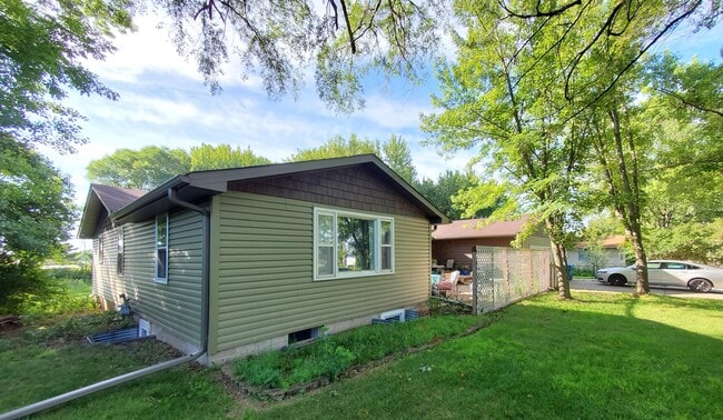 Photo - 732 Vernon Ave NW