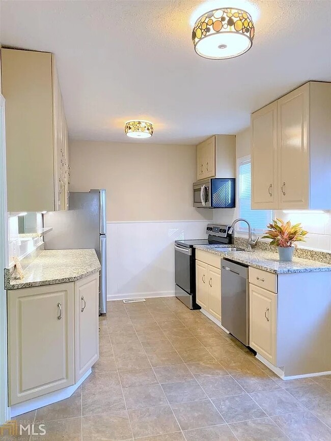 Photo - 4560 Burks Rd