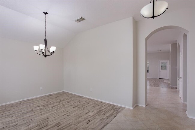 Photo - 2118 Indianapolis Dr