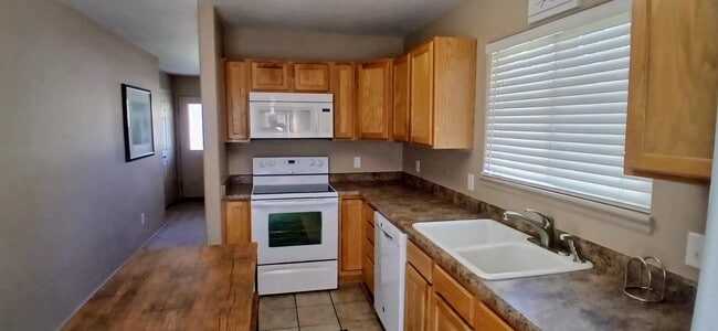 Photo - 672 Theresea Ct