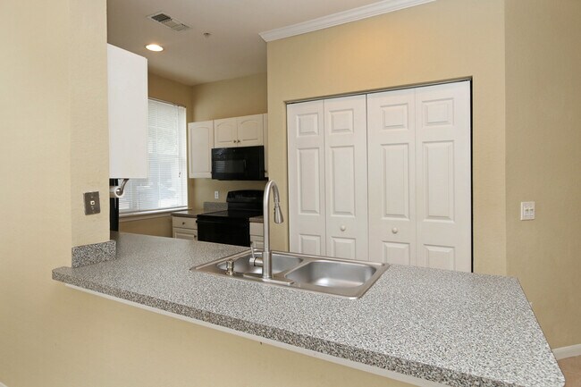 Photo - 860 N Orange Ave Unidad 126