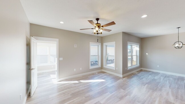 Photo - 1003 E Maple Ave