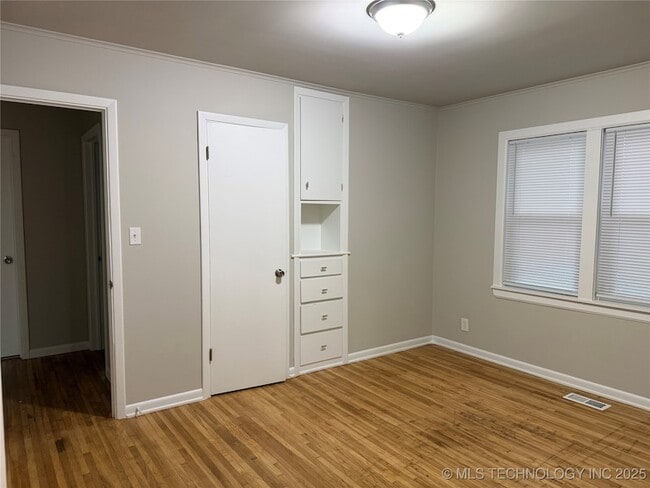 Photo - 5308 S Madison Ave