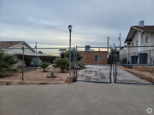 Building Photo - Ready to View!! Rental