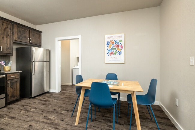 Photo - 2307 N Elm St