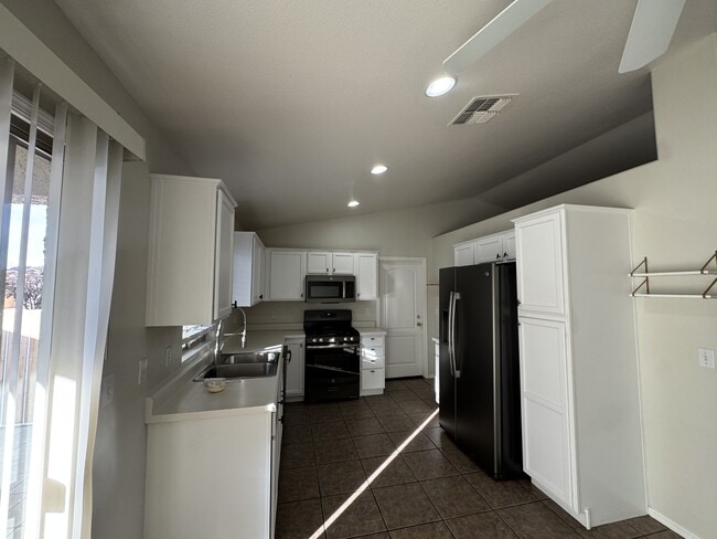 Photo - 2720 Superba Ave