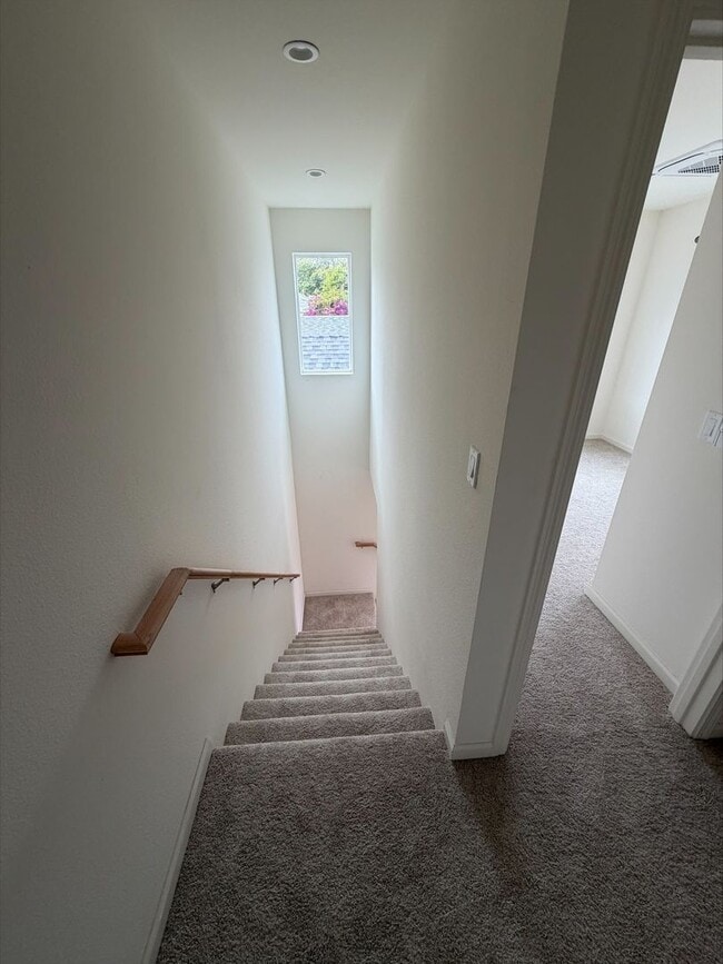 Photo - 4331-4337 Brookdale Ave. Unidad 4335