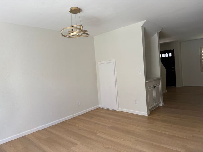 Photo - 4195 Kingsley St Unidad 43