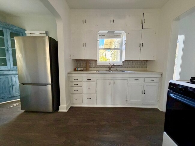 Photo - 14119 Erwin St