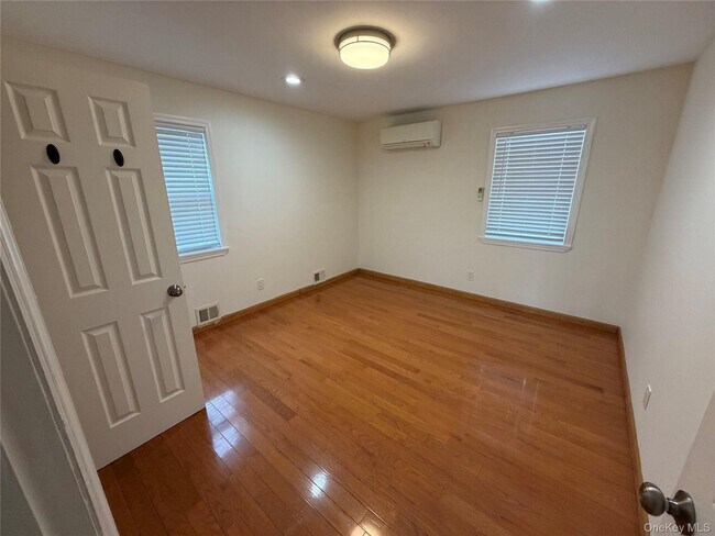 Photo - 83-11 169th St