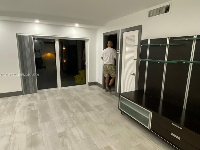 Photo - 660 Tennis Club Dr Unit 205