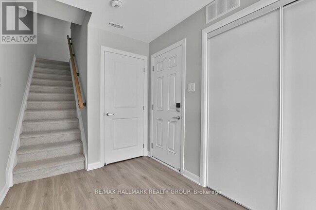Photo - 290 Bankside Way