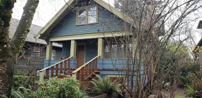 Building Photo - 2 Weeks Free! Classic Portland Charm with Sunroom and Deck in the Heart of SE, Garbage and Gas In...