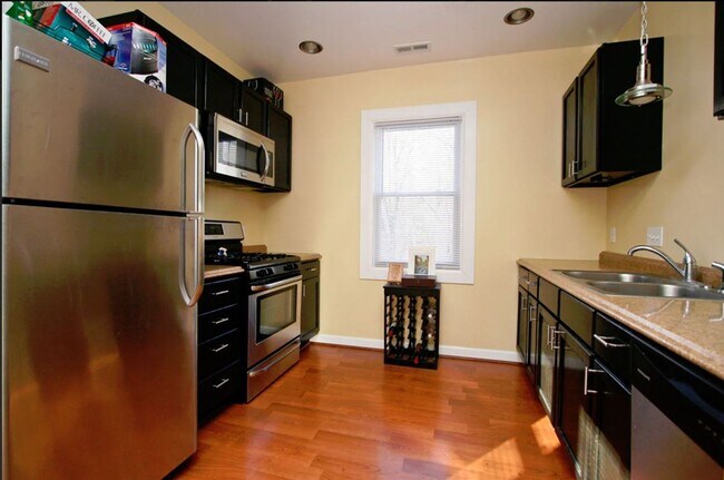 Photo - Lysle Unit 2418