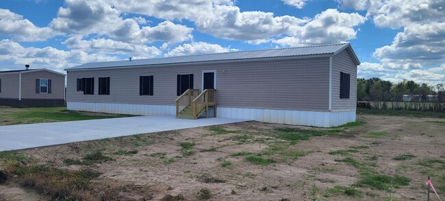 Mobile home in Country Setting - Mobile home in Country Setting