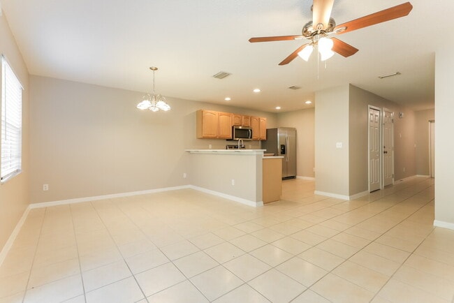 4403 Silver Falls Dr
