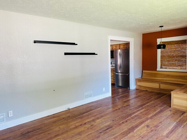 Photo - 4+ bedroom, 2 bath with Hot Tub, Fenced Ya...