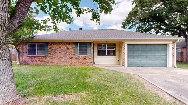 Building Photo - 1107 Braeswood Dr