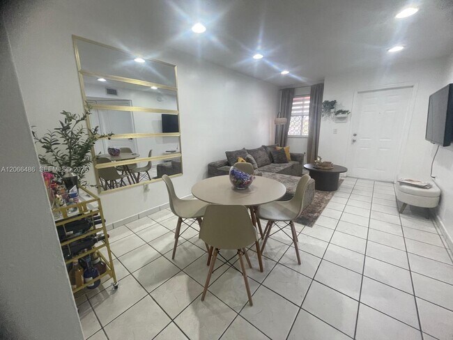 4689 NW 9th St Unit 207