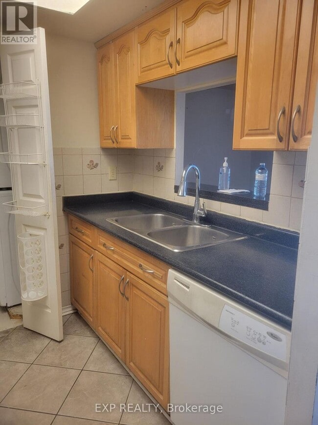 Photo - 285 Enfield Pl Unit 612