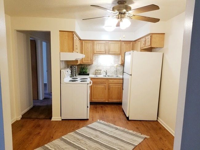 2 bedroom (714 sq ft) Kitchen