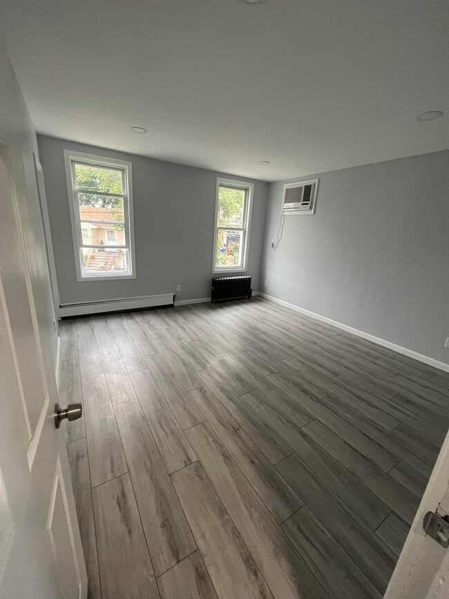 Building Photo - 59 Sherman Plz Unit 2