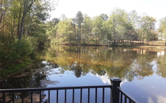 Photo - 132 Lakeshore Pkwy