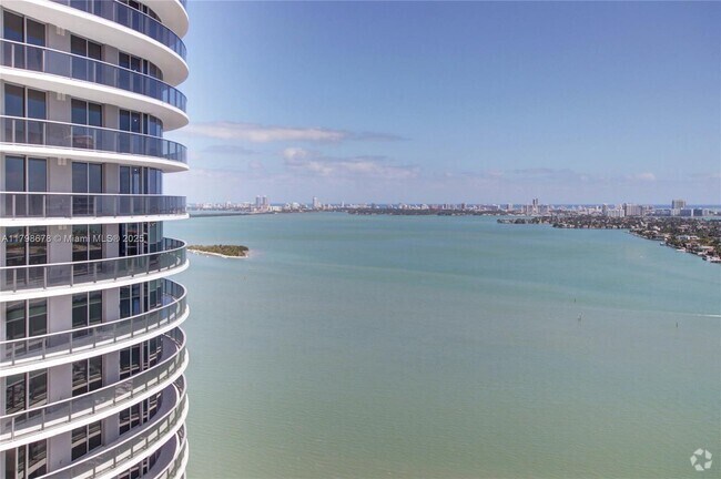 Building Photo - 1756 N Bayshore Dr Unit 38G Rental