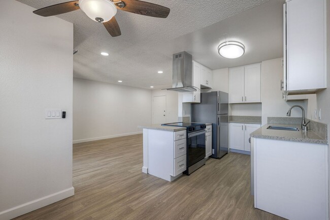 Photo - La Roca Plaza