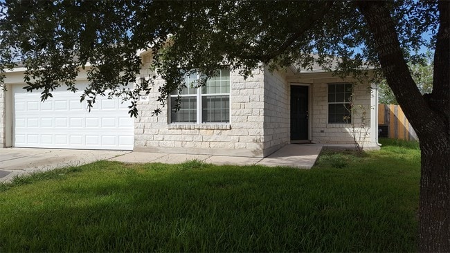 Building Photo - 940 Goldenrod St