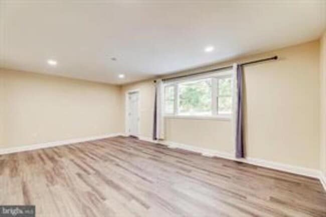 1609 Lee Rd