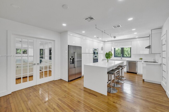 Photo - 1347 Bird Rd House