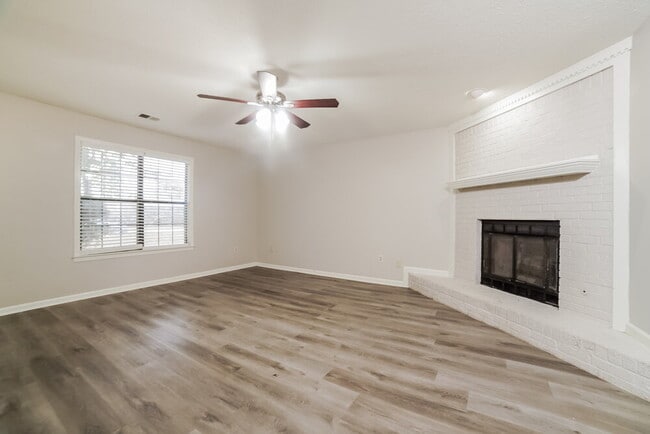 Photo - 2106 Charles Bryan Rd