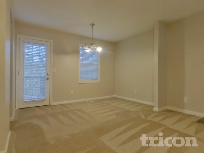 Photo - 238 Hampton Dr