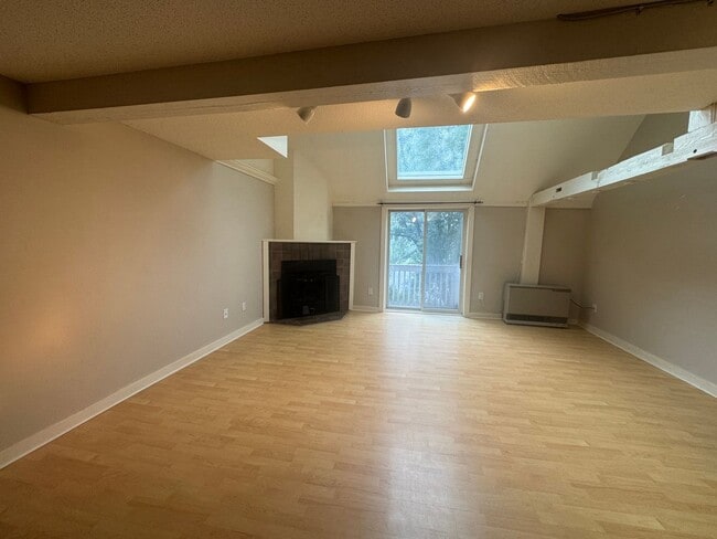 Photo - 2 bedroom with loft in downtown Quechee